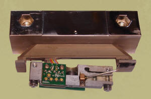 Glass scale readhead - note the "arm" from the trolley to the readhead